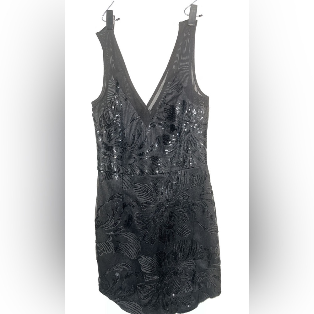 Windsor Sequin V Neck dress size S